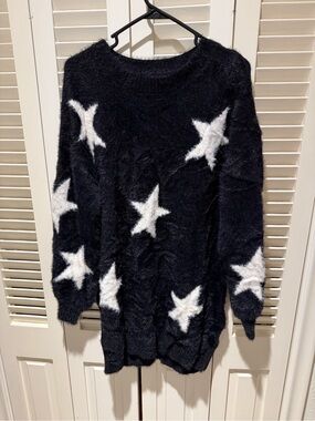 Cozy Star-Pattern Black & White Fuzzy Sweater